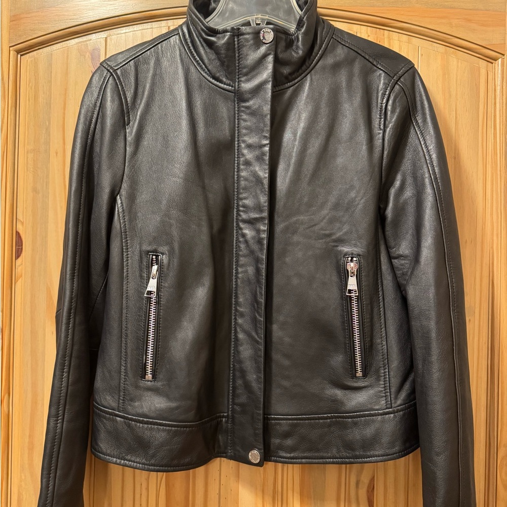 Women’s Black Leather Zip-Pocket Jacket